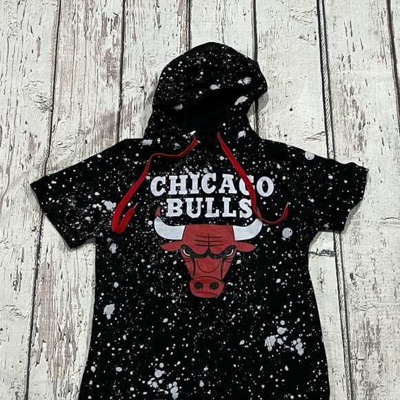 Chicago Bulls NBA Basketball Shortsleeve Hoodie Lightweight Sweatshirt - Picture 3 of 6
